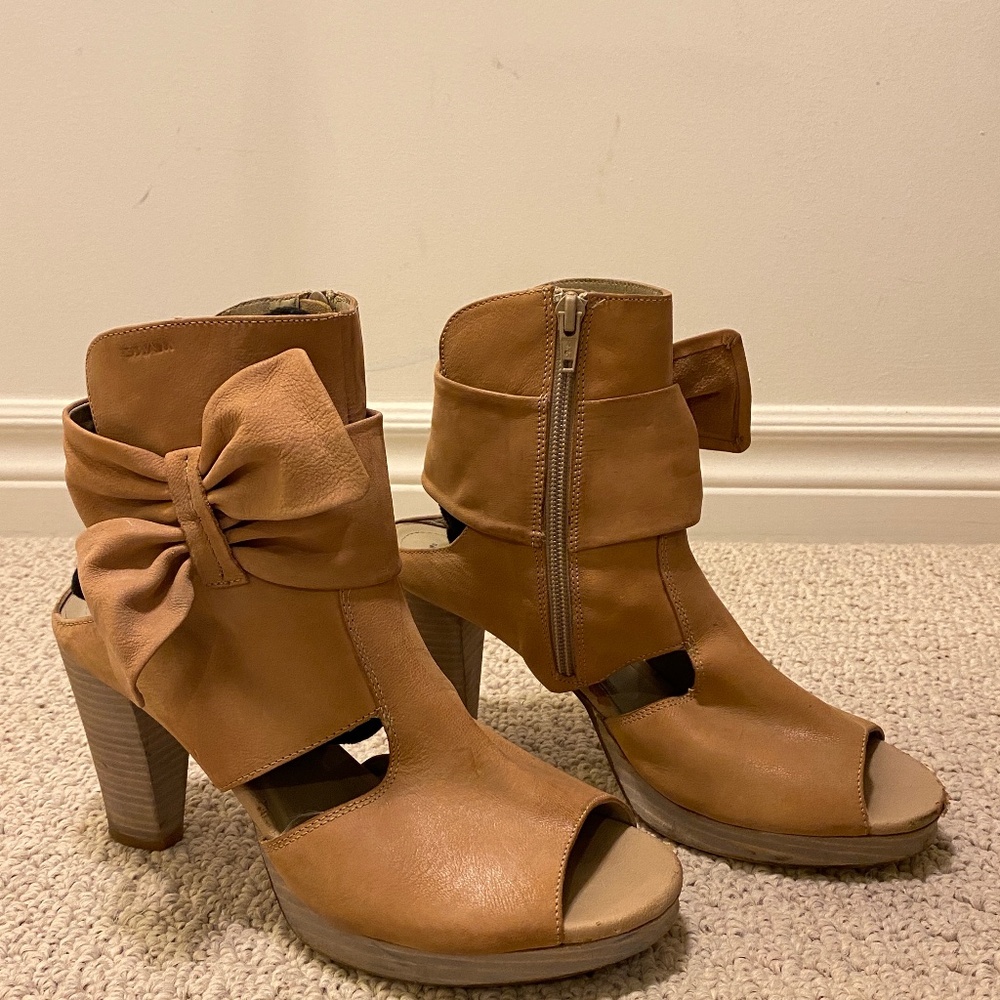 Tan peep toe cut out ankle booties with bow